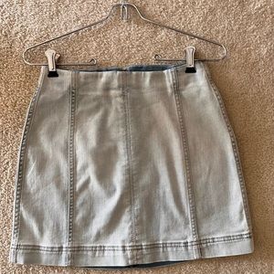 Wild Fable brand. Size 2 (extra small). Light washed denim.